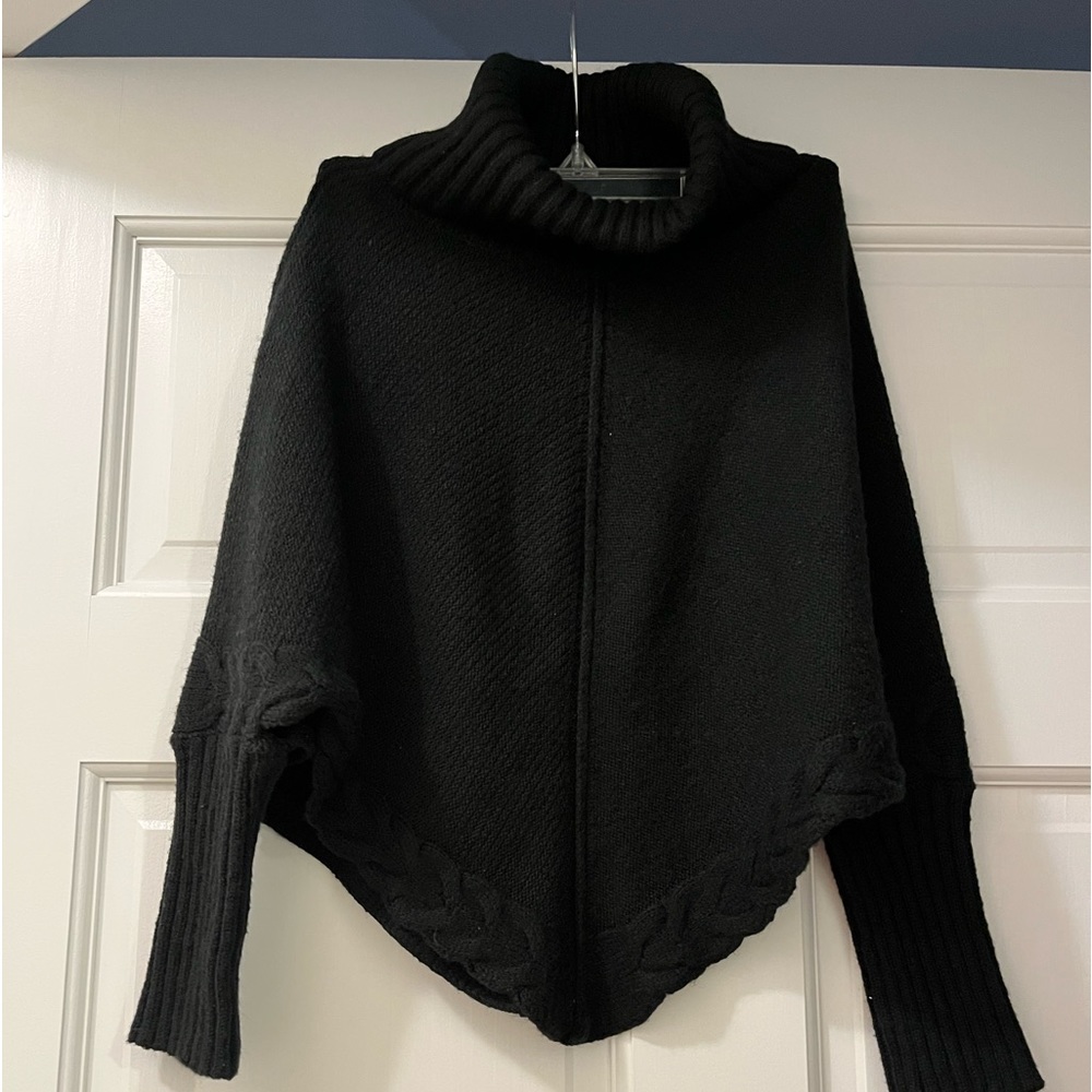 - - Cherokee cape black, girl's size M with cuffs and turtleneck
